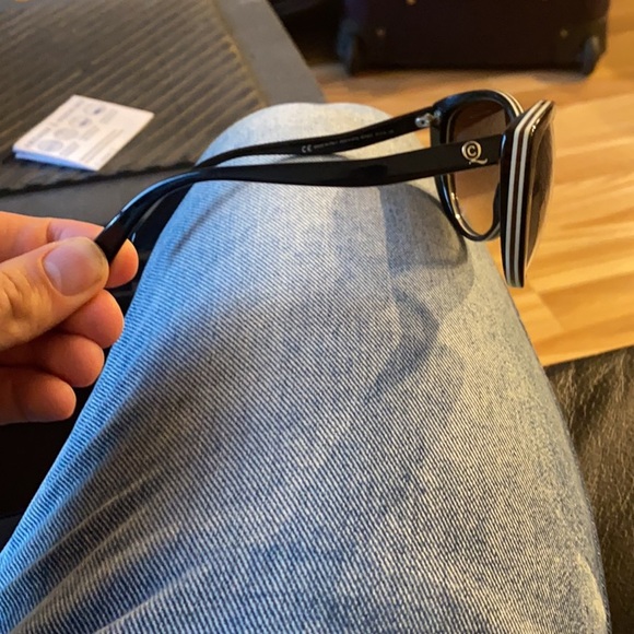 Women Alexander McQueen Sunglasses - Picture 2 of 4